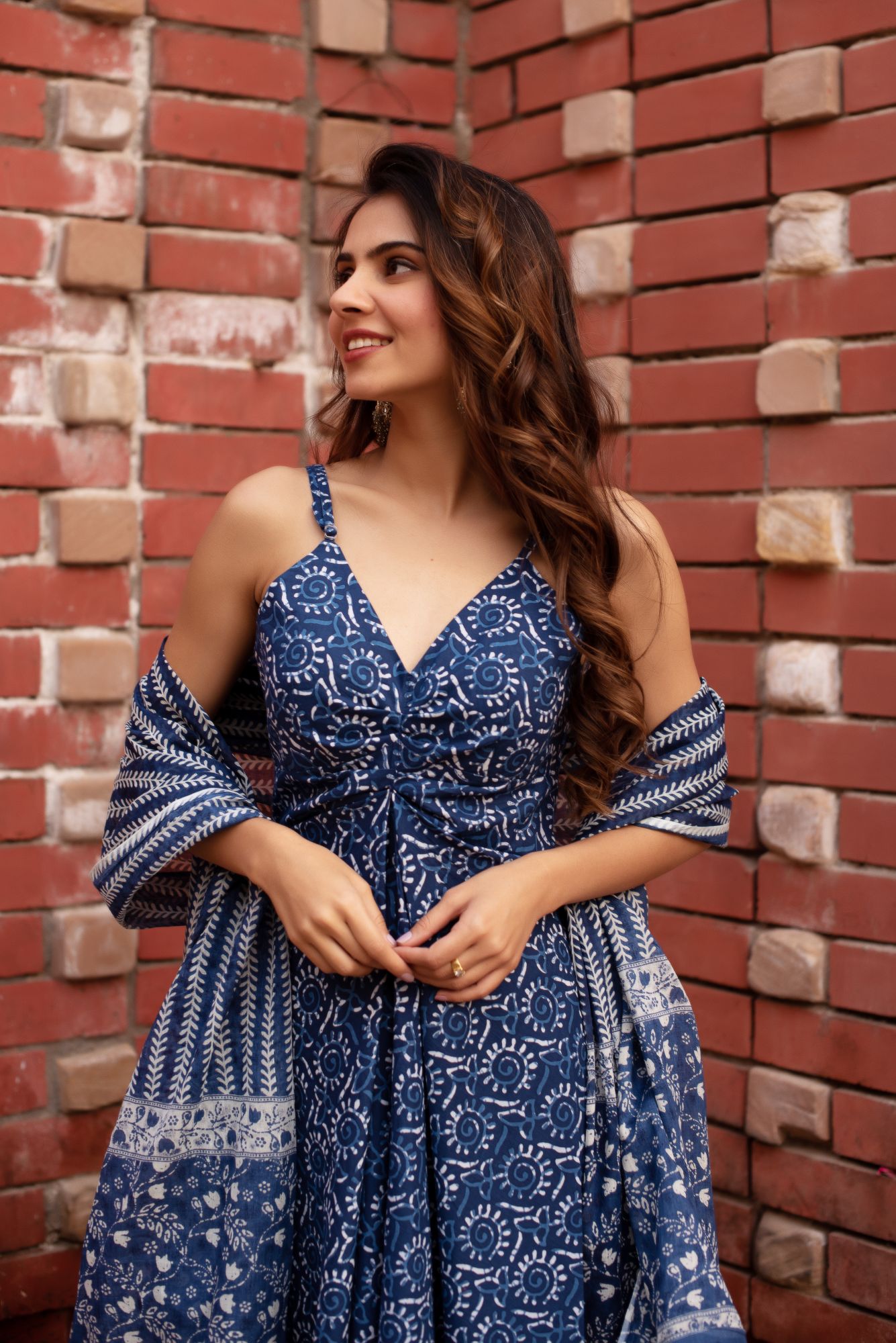 Blue Indigo Sleeveless Kurta Set With Printed Dupatta