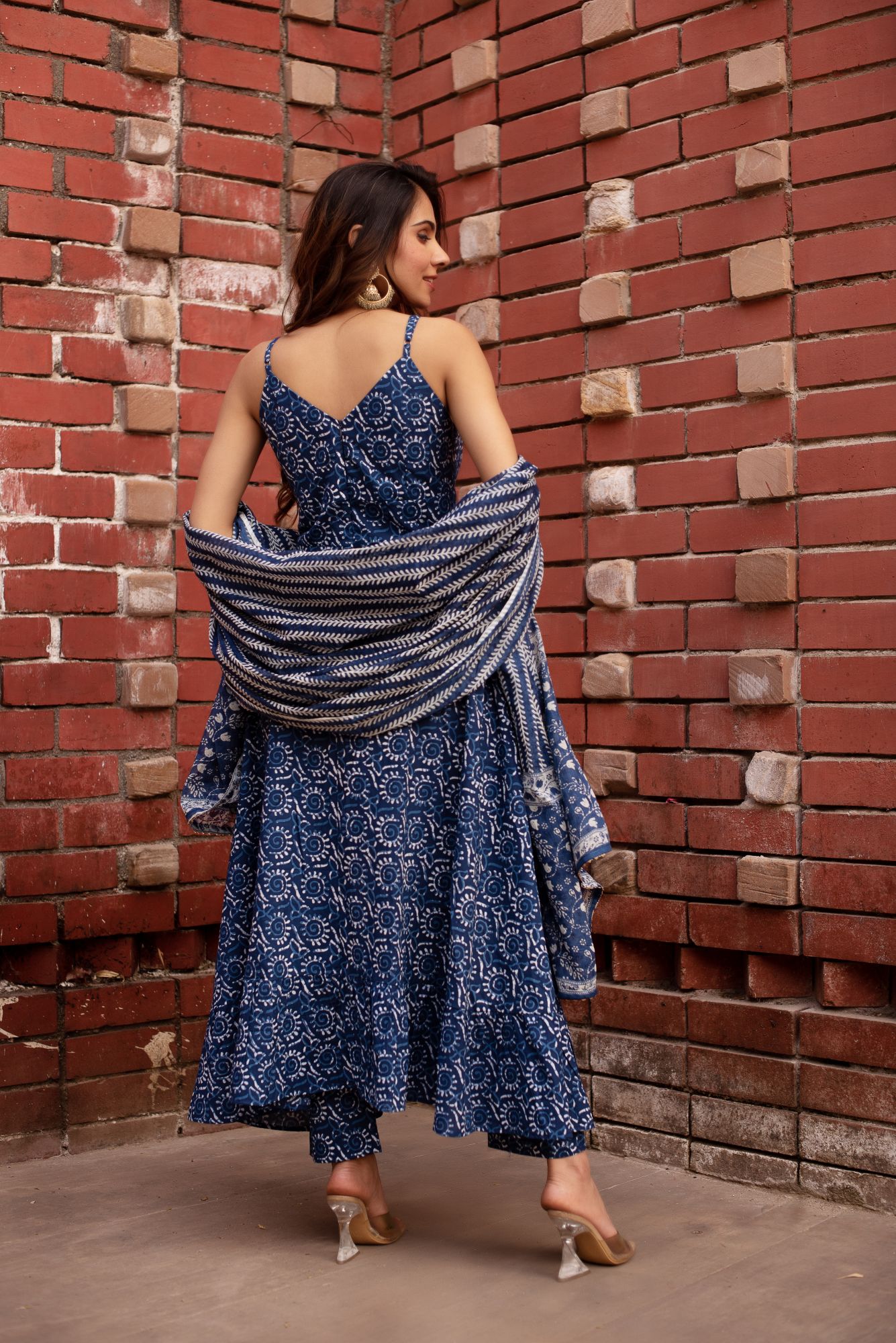 Blue Indigo Sleeveless Kurta Set With Printed Dupatta