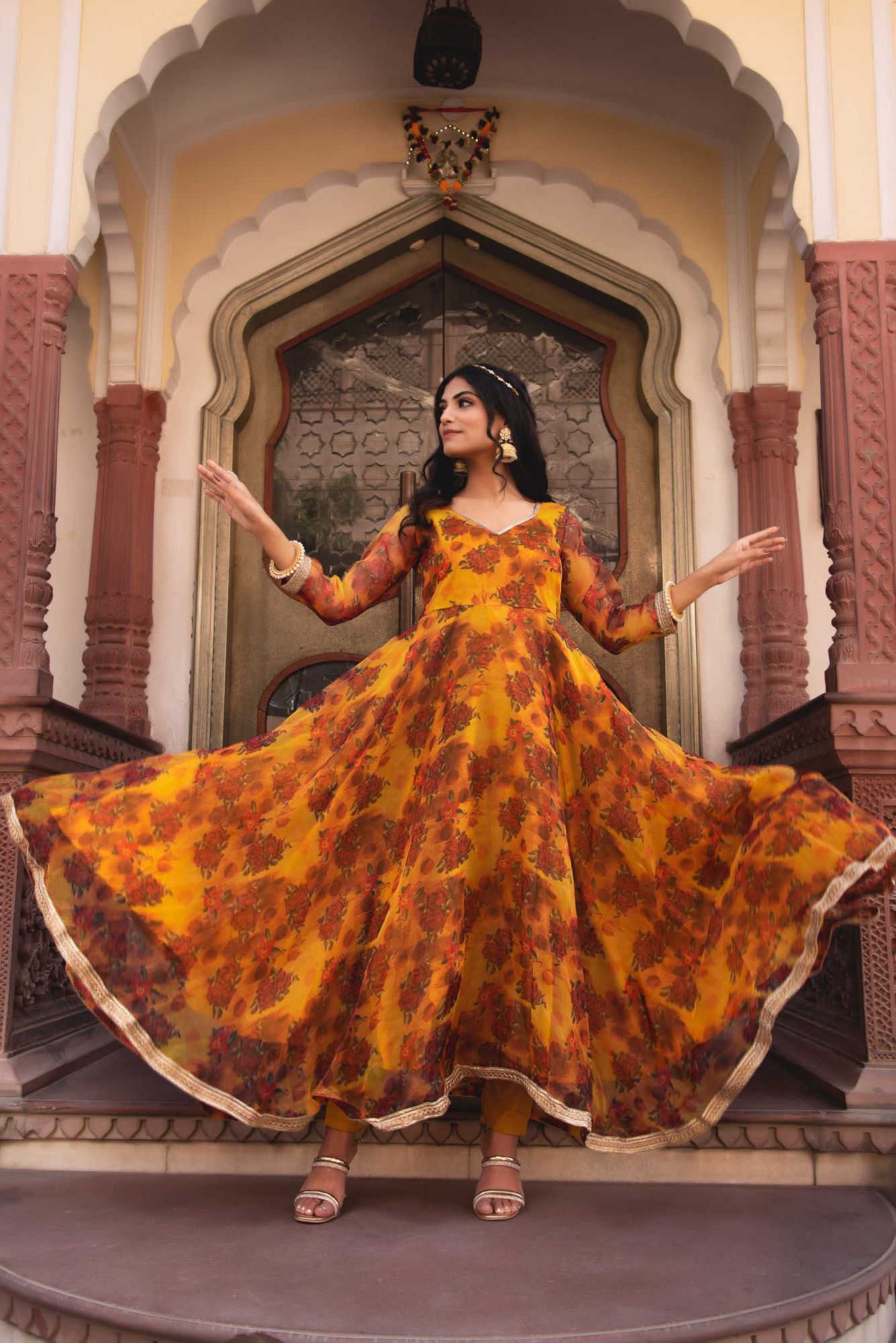 Saiba Marbled Yellow Gotapatti Organza Anarkali Suit Set