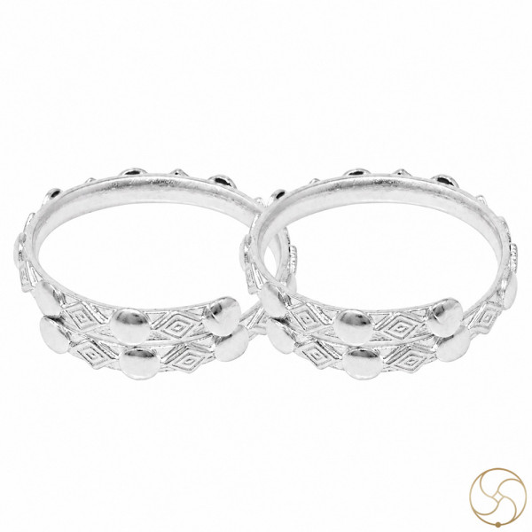 Image of 99.9% Silver Katli Chakka Big Toe Ring Pair