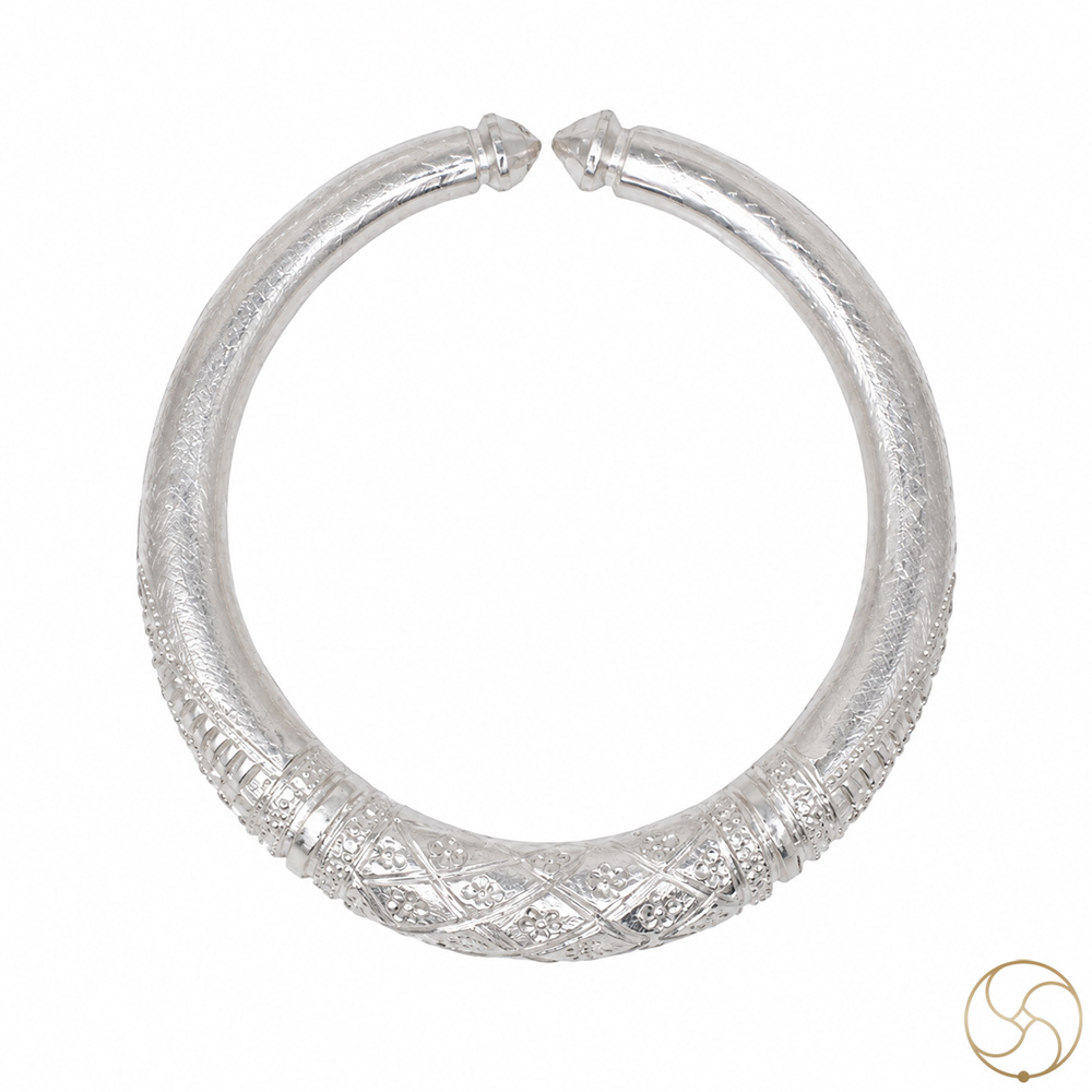 999 Silver Vajra Tapered Arrow Bangle