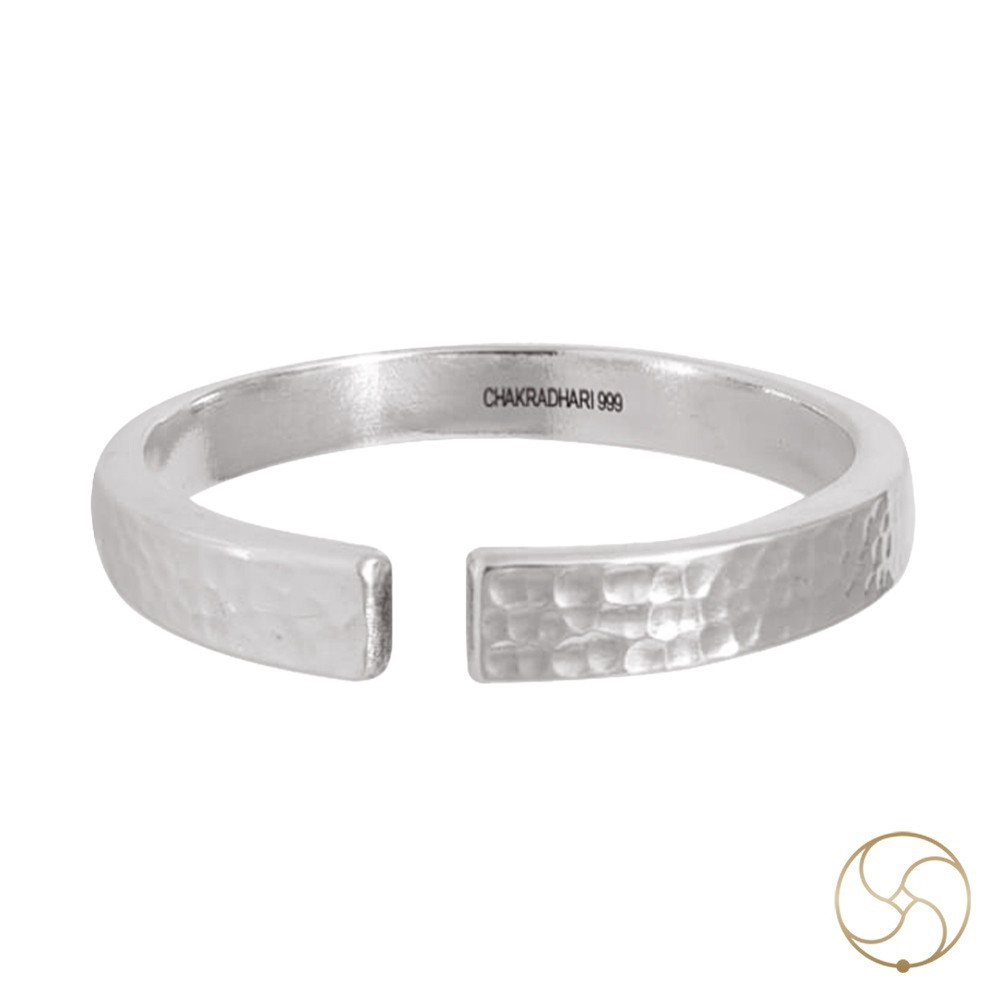 999 Silver Hammer Dotted Bangle