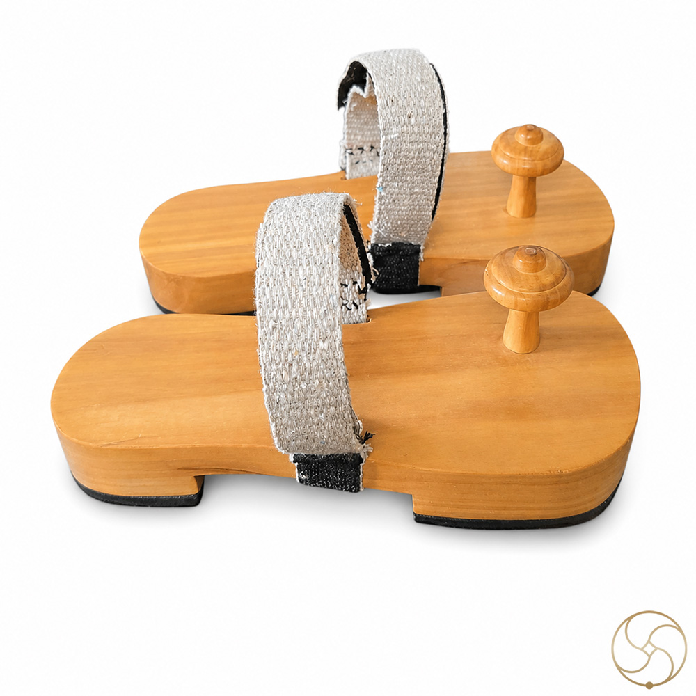 Natural White Sandalwood Khadau
