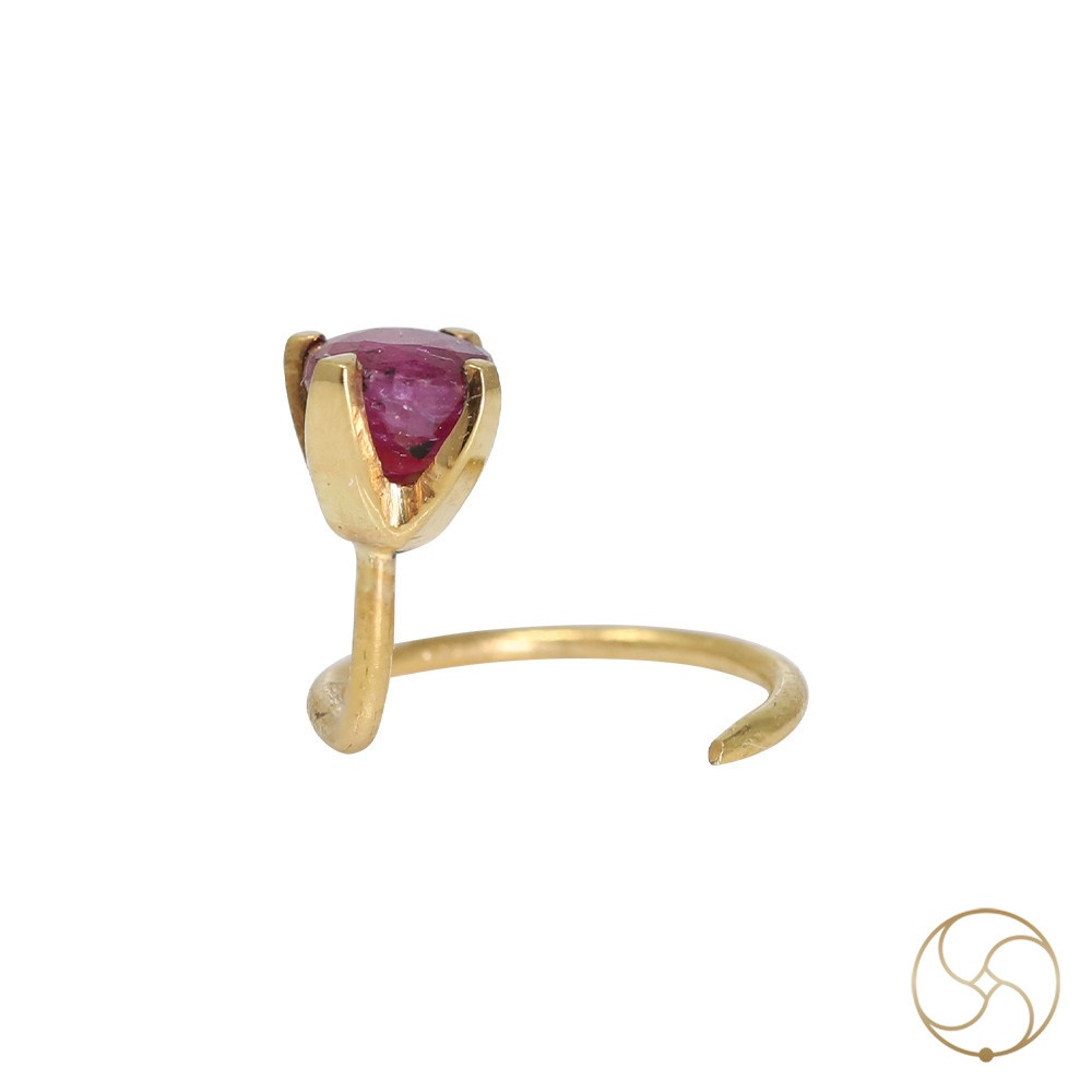 916 0428 grams Gold 020 Carat Natural Ruby Nose pin