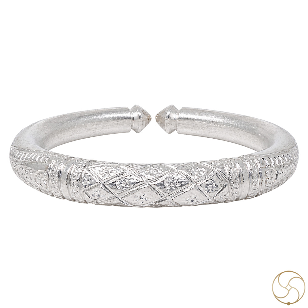 999 Silver Vajra Tapered Arrow Bangle