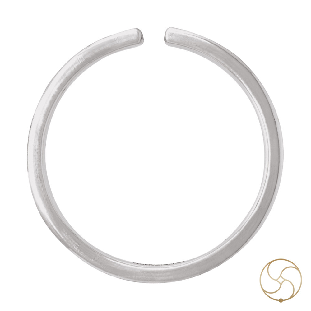 999 Silver Hammer Dotted Bangle