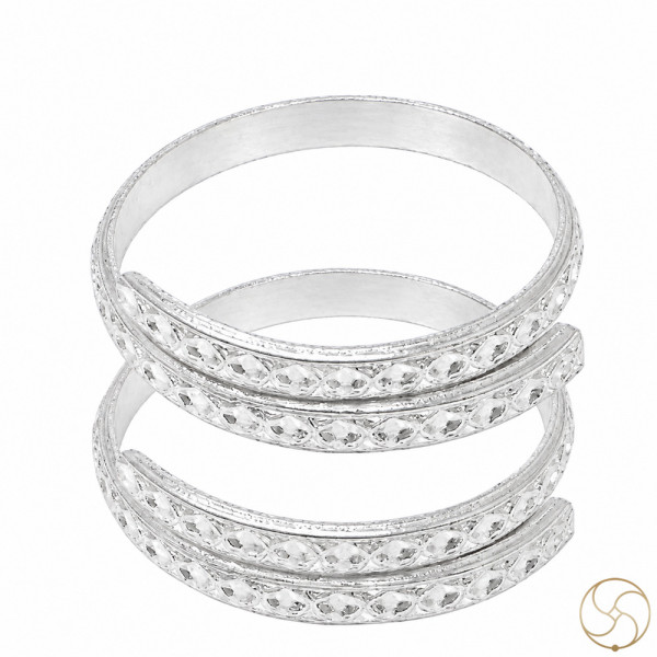Image of 99.9%  Silver Chokor Booti Big Toe Ring Pair