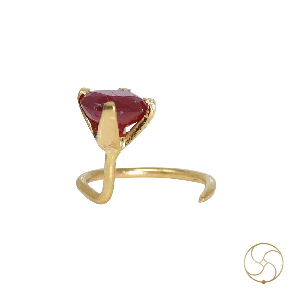 916  0352 grams Gold 048 Carat Natural Ruby Nose pin