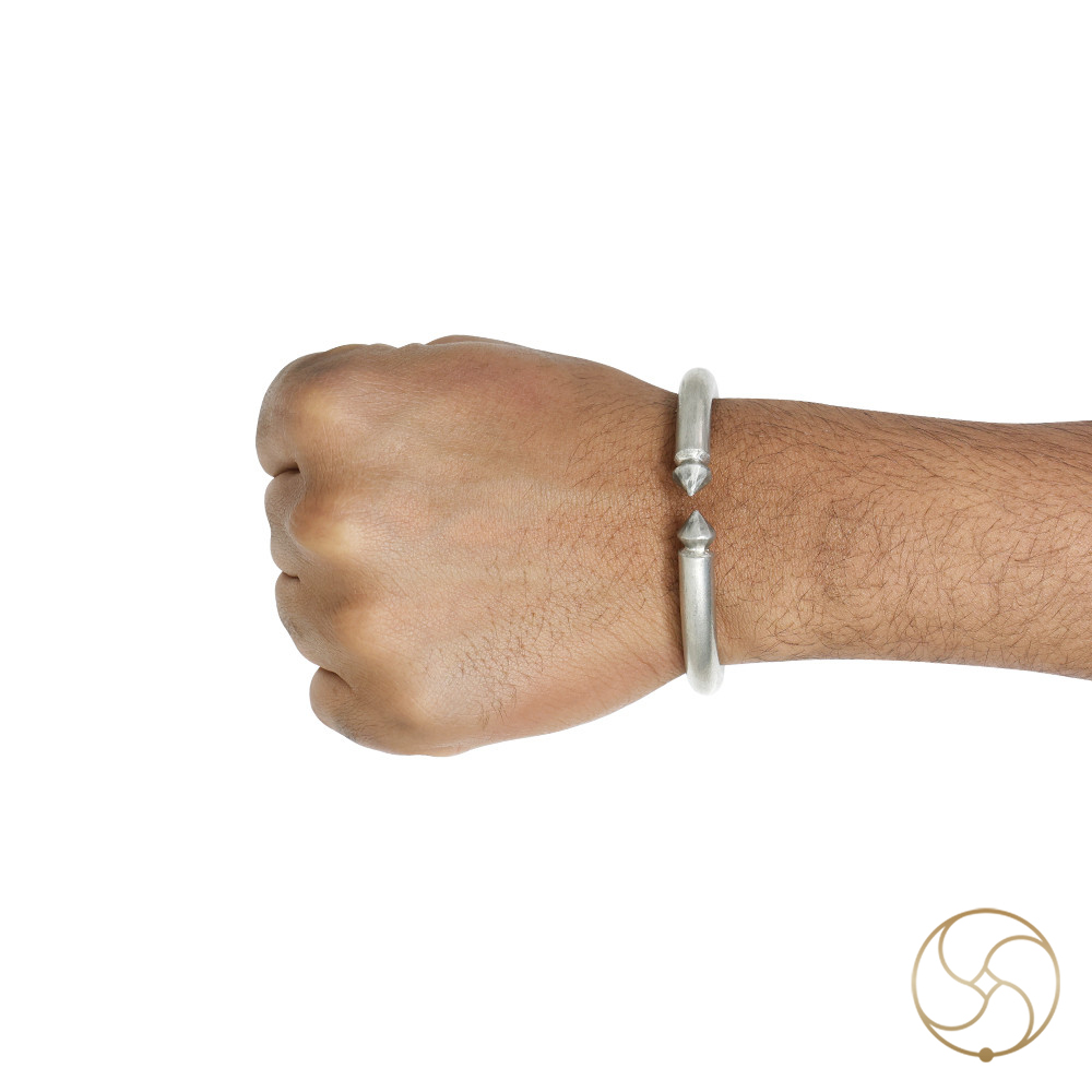 999 Bhojya Ranga Ghumti Bangle for Men