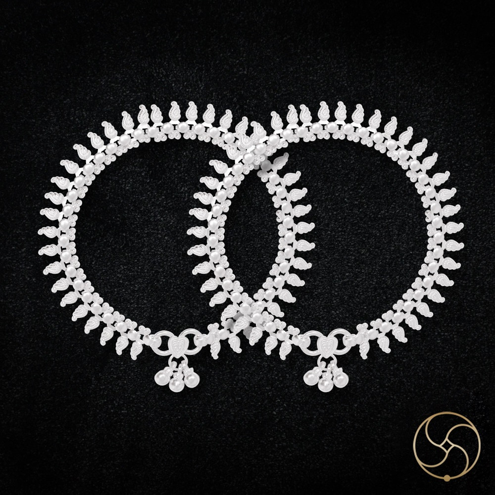 996 Silver Tribhushan Paan Patta Payal -      