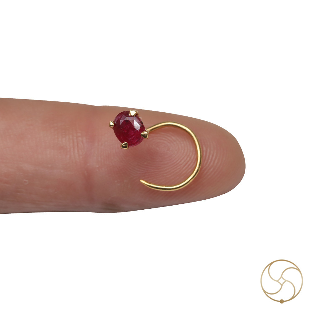 916 0352 grams Gold 048 Carat Natural Ruby Nose pin