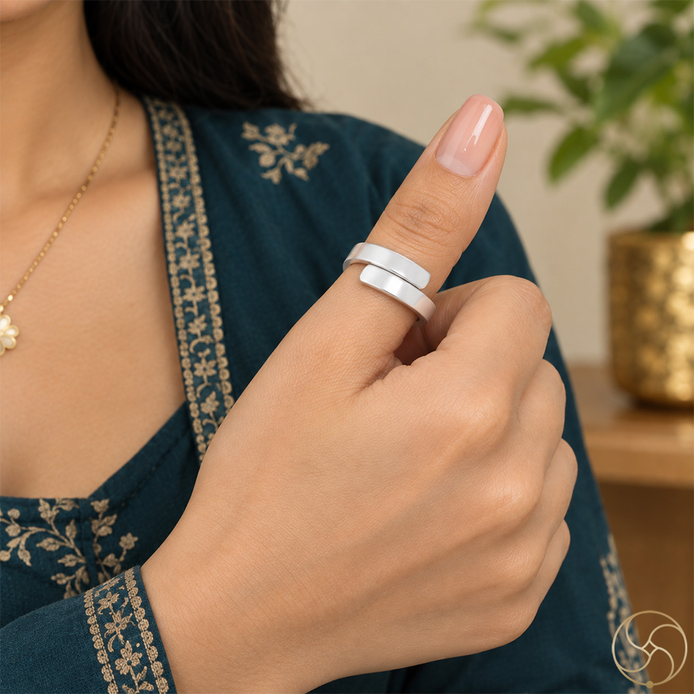 999 Silver Hand Thumb Ring