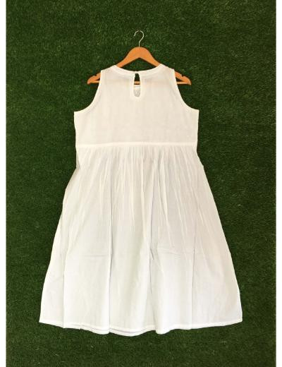 Chhangamal Hand Embroidered White Colour Mul Cotton Chikankari Kurti