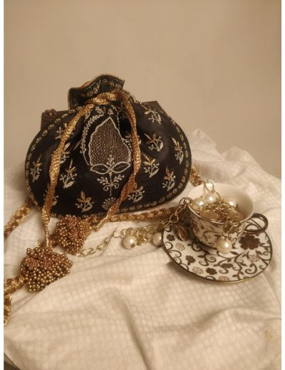 Lucknowi Chikankari Potli Bags