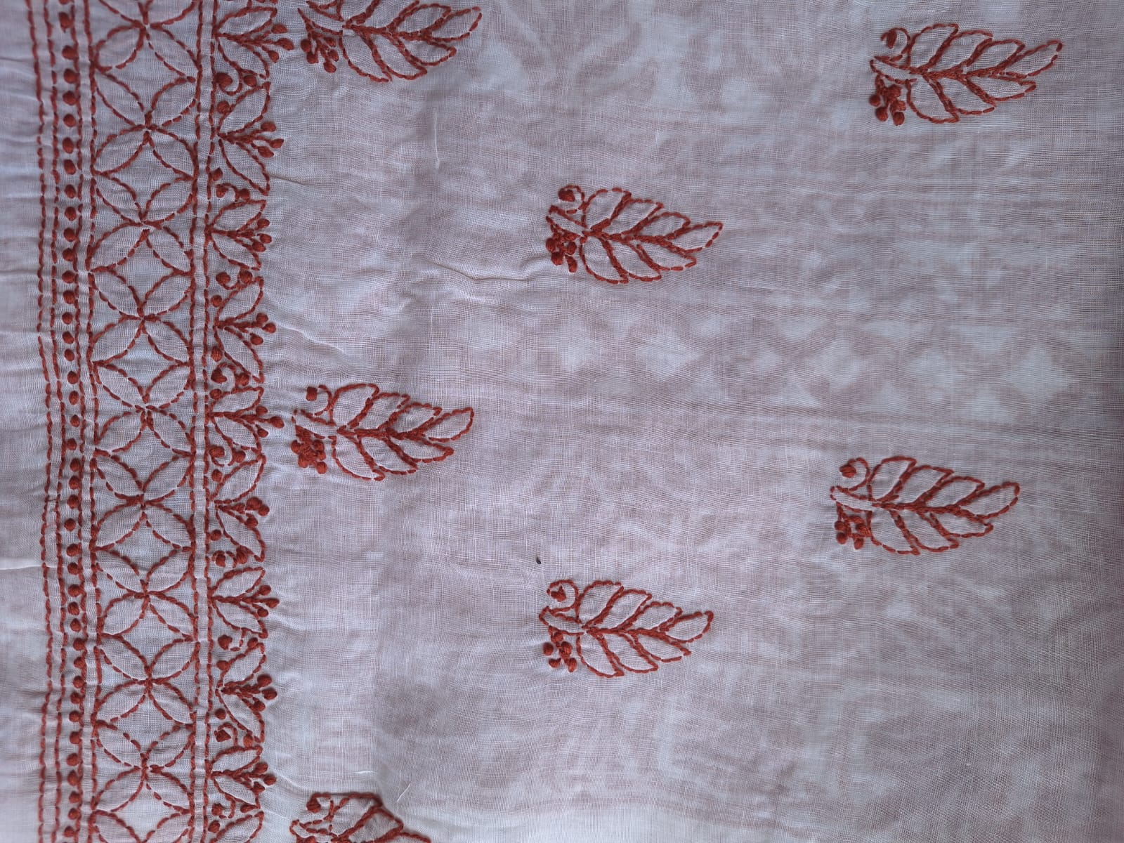 Cotton White base kurta with Colored Chikankari