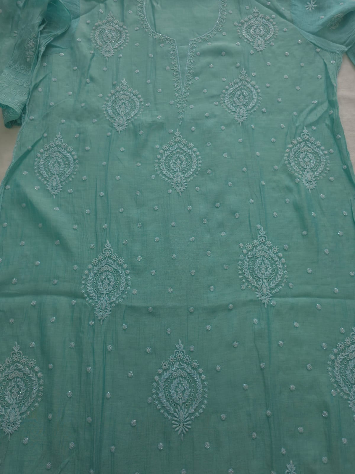 Green Mul chanderi kurta dupatta with chikanwork and embellishments