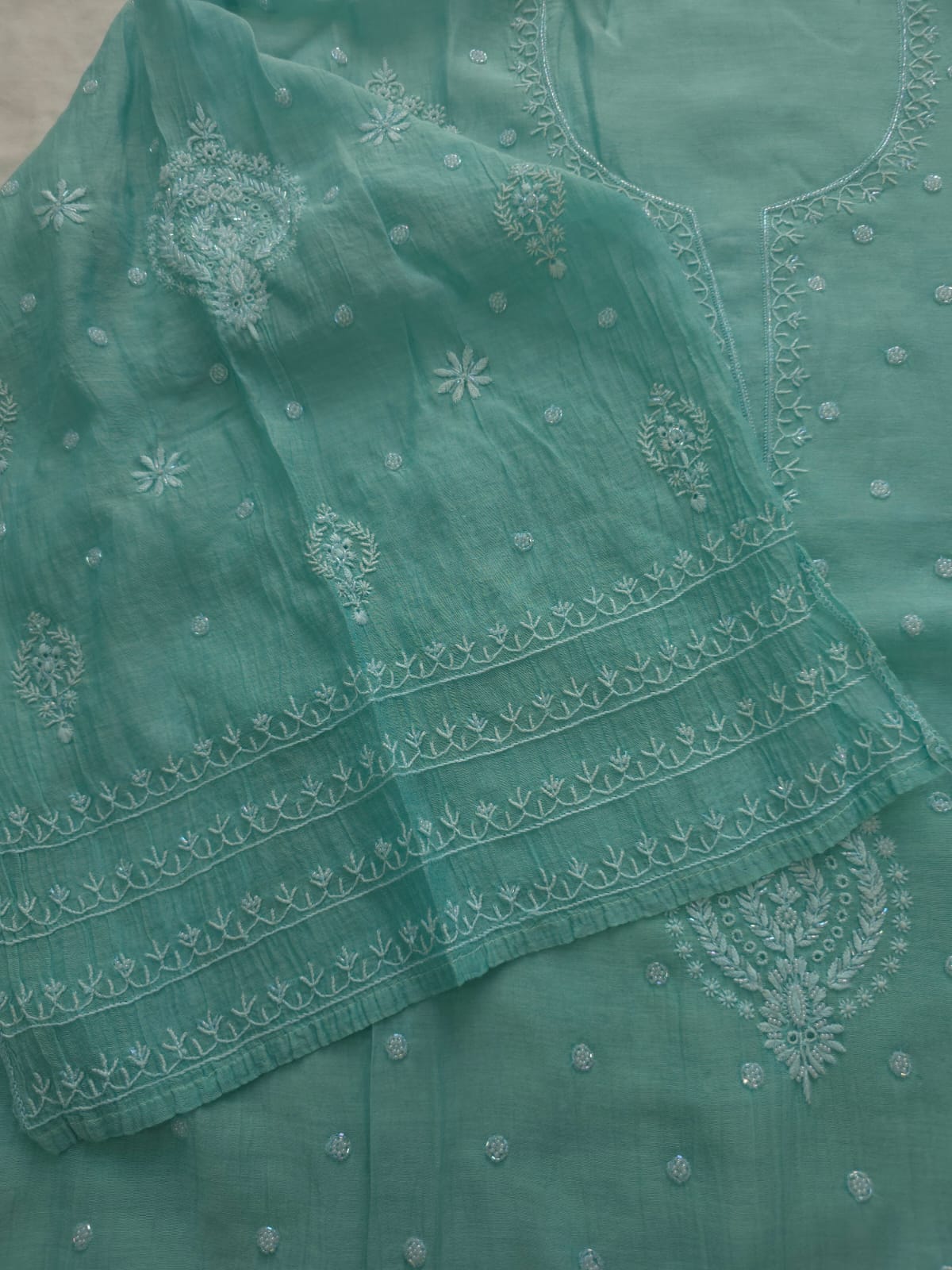 Green Mul chanderi kurta dupatta with chikanwork and embellishments
