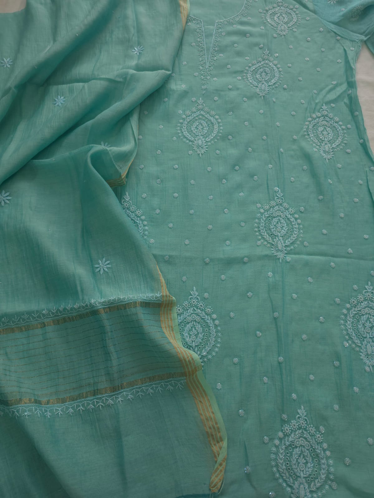 Green Mul chanderi kurta dupatta with chikanwork and embellishments