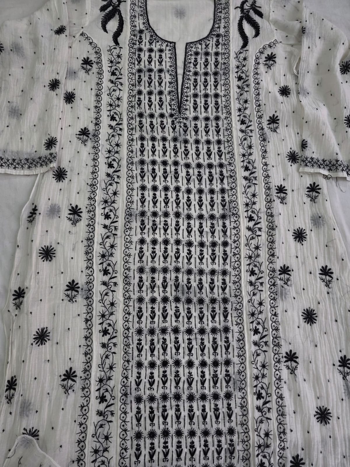 Mul chanderi Semistitched Ivory and black kurta dupatta with chikankari