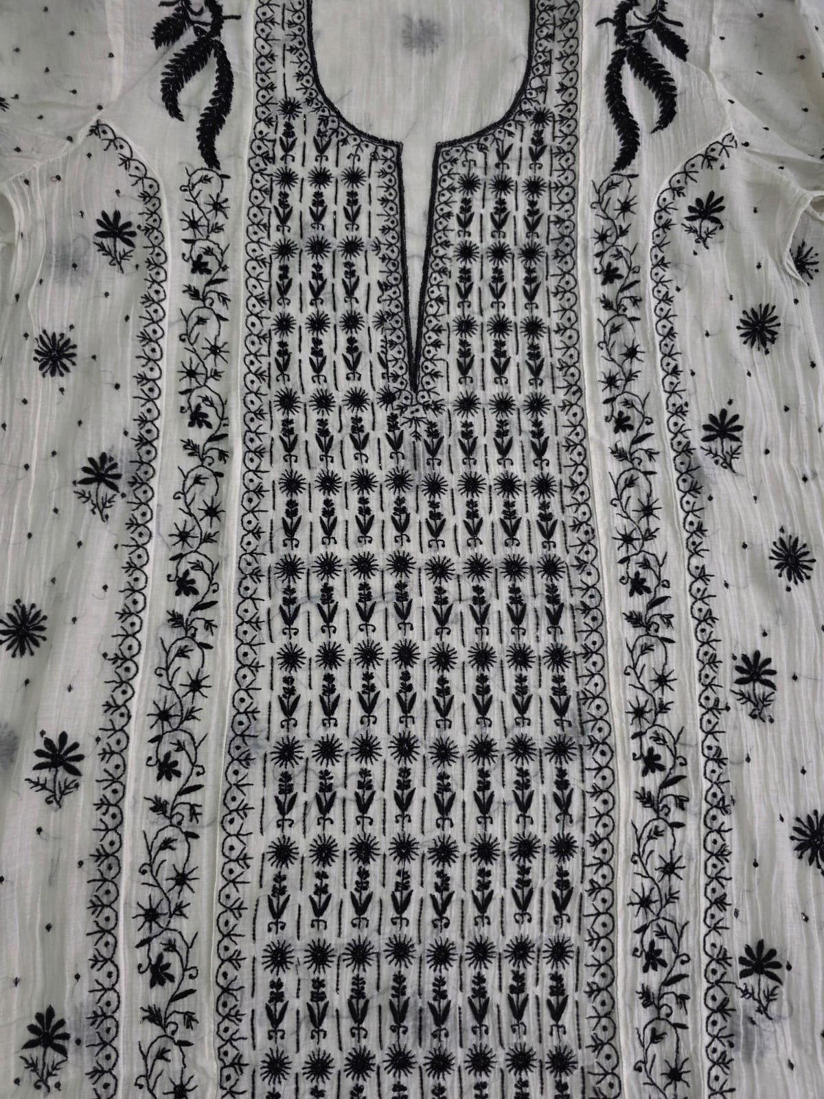 Mul chanderi Semistitched Ivory and black kurta dupatta with chikankari
