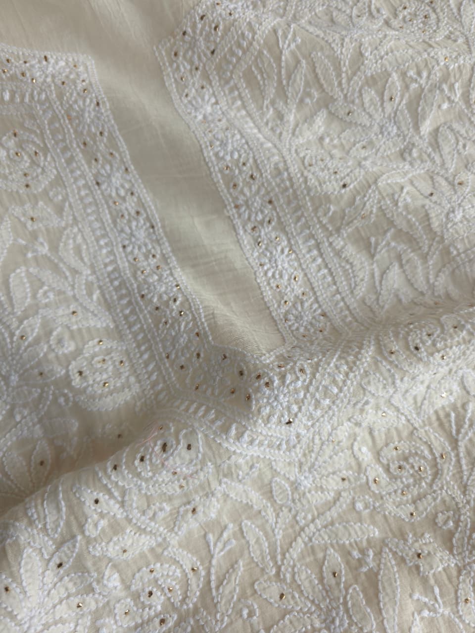 Off white Mul chanderi unstitched kurta dupatta with chikan mukaish