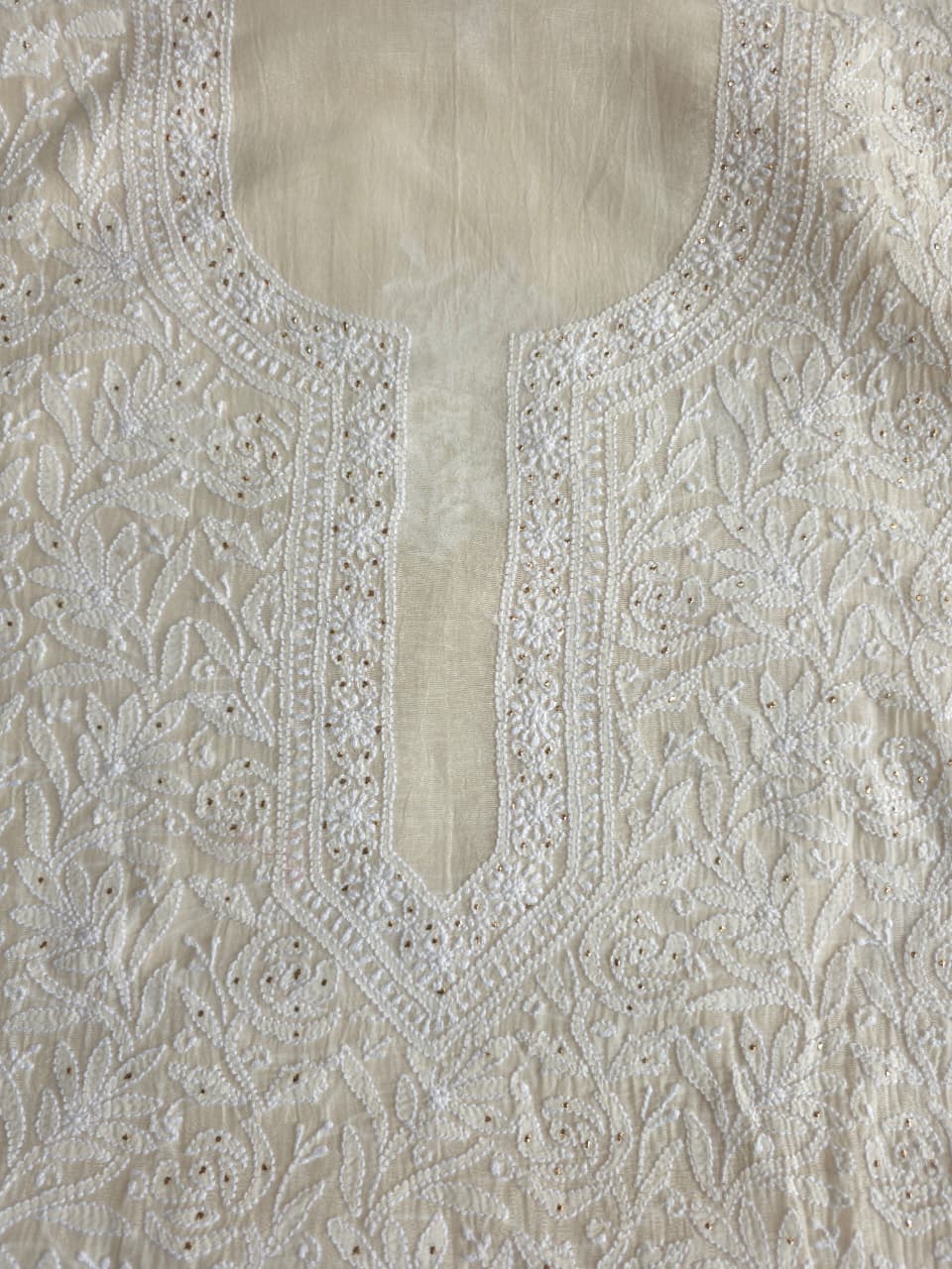 Off white Mul chanderi unstitched kurta dupatta with chikan mukaish