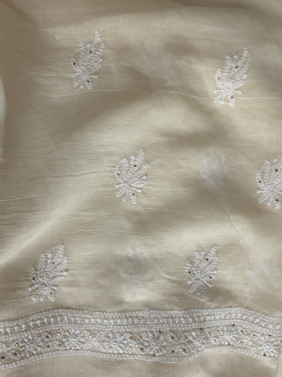Off white Mul chanderi unstitched kurta dupatta with chikan mukaish