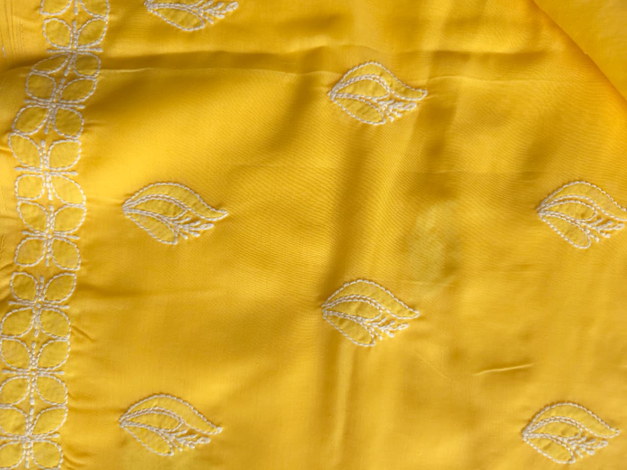 Mango Yellow cotton full set with neckline and butas