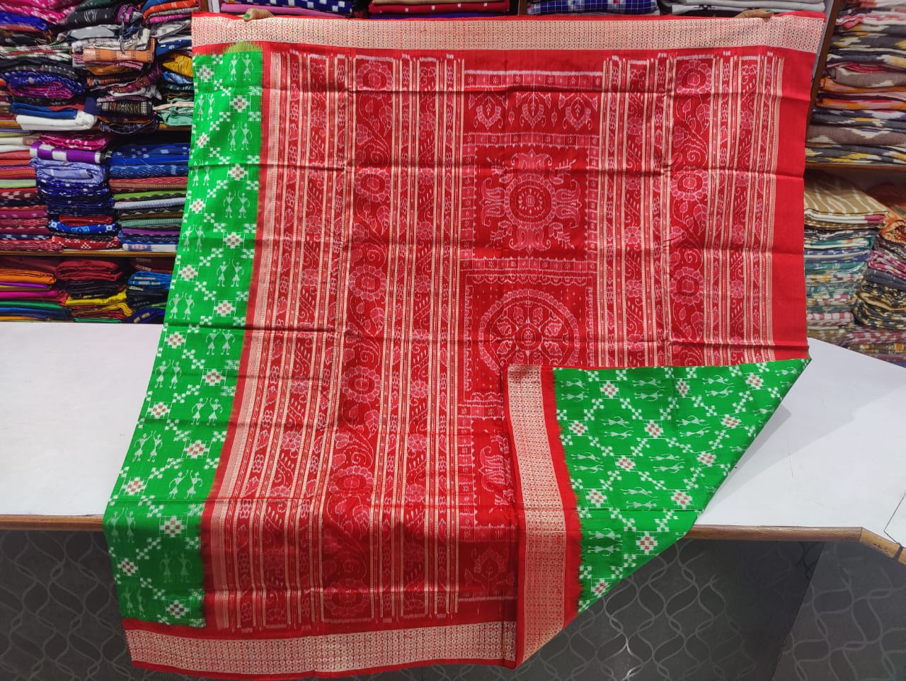 Green and red Sambalpuri pasapalli silk saree