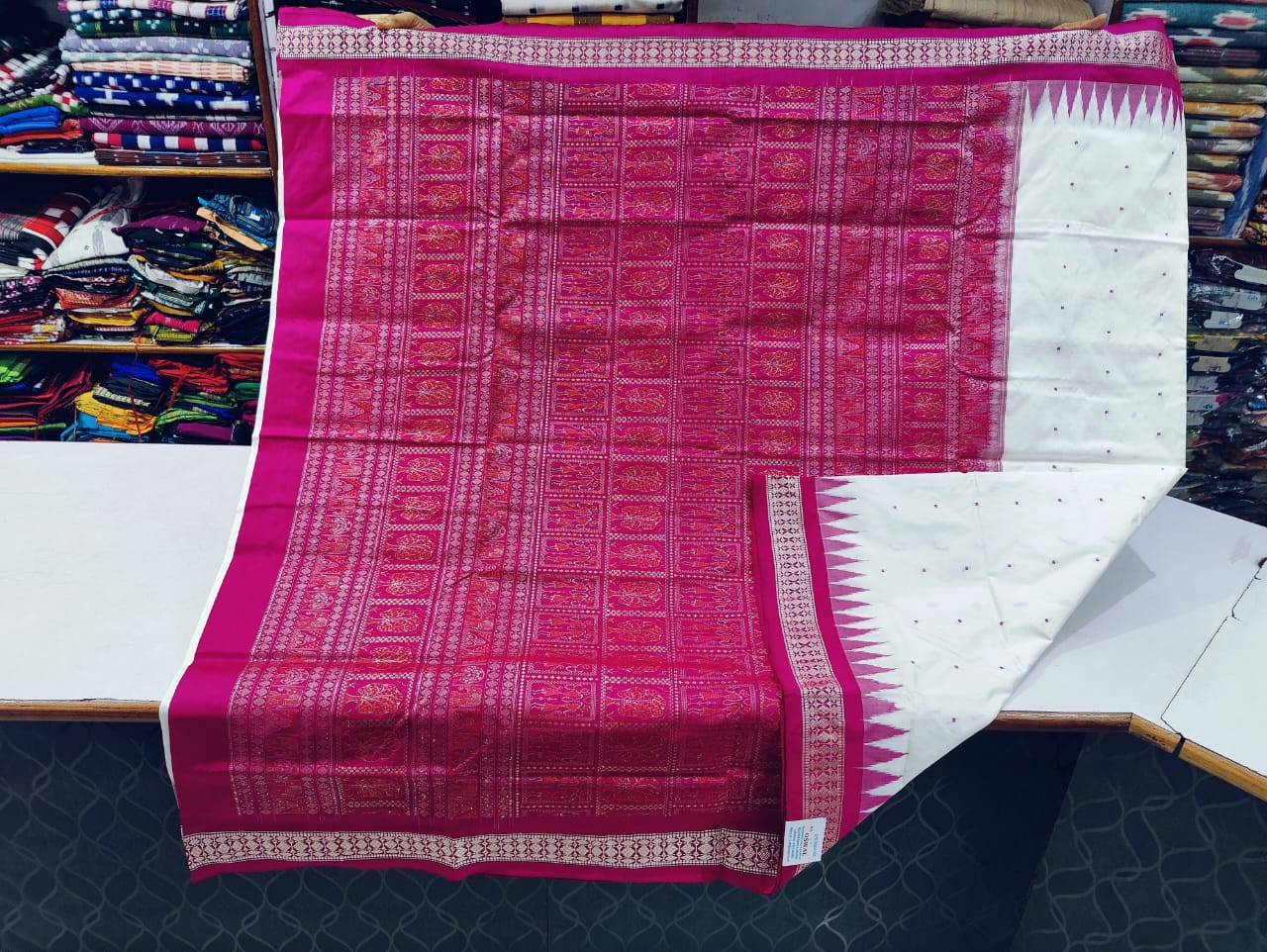 White and pink Bomkai silk saree
