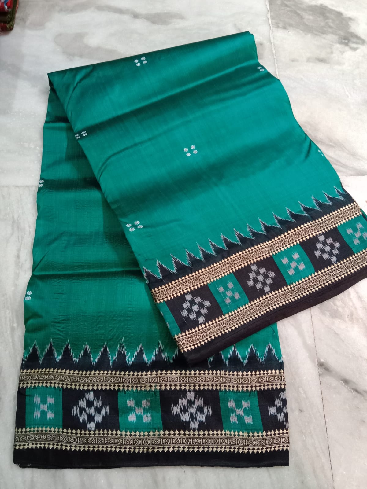 Green and black pasapalli border khandua pata saree