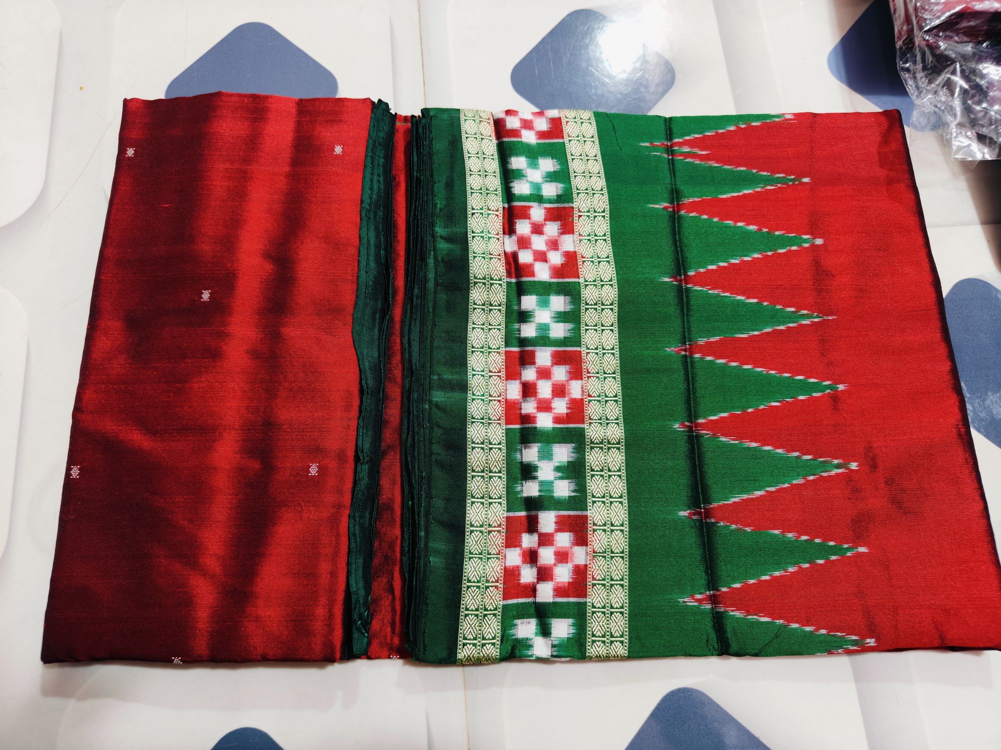 Red and green pasapalli border silk saree