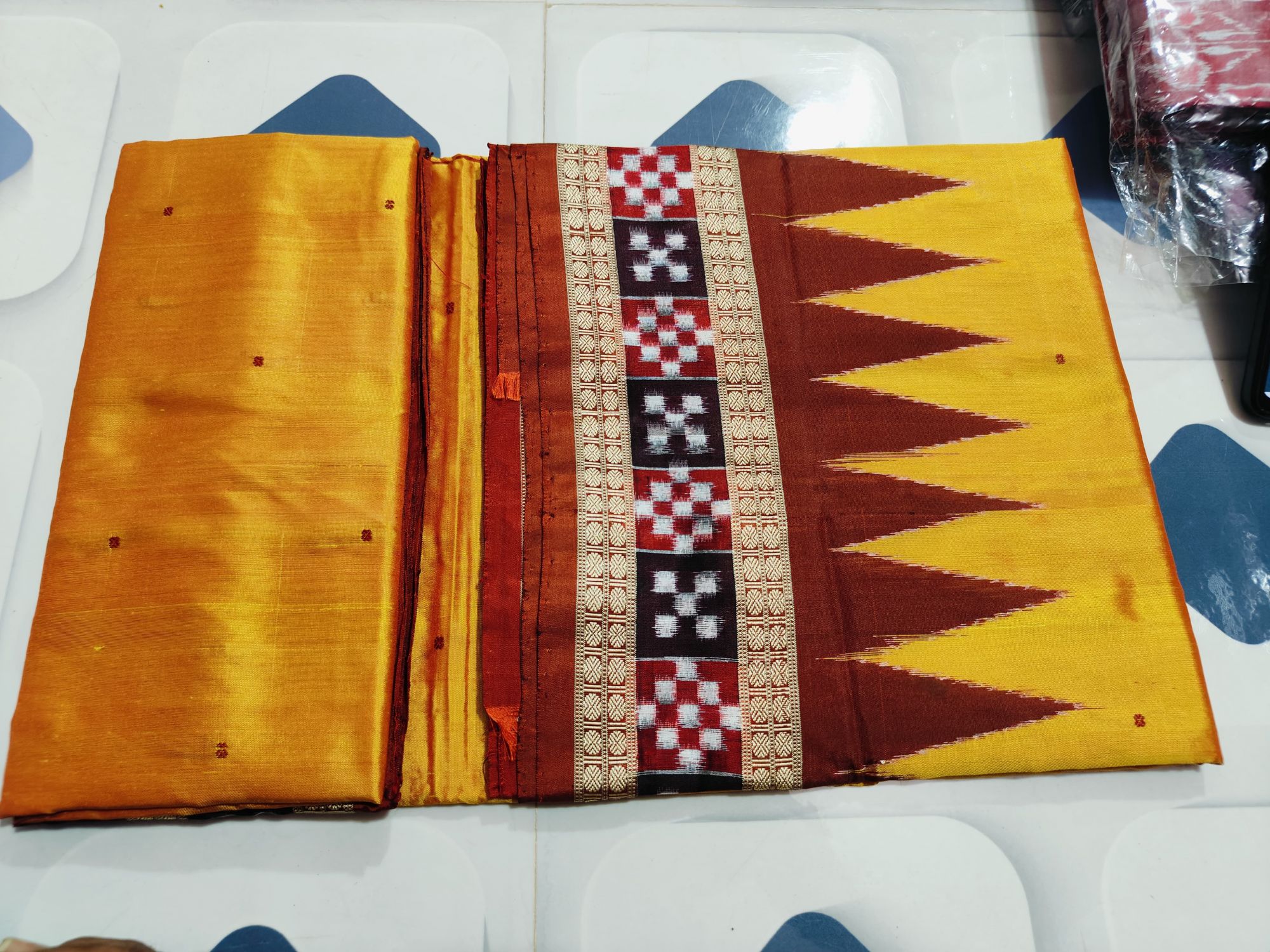 Yellow and maroon pasapalli border Sambalpuri silk saree