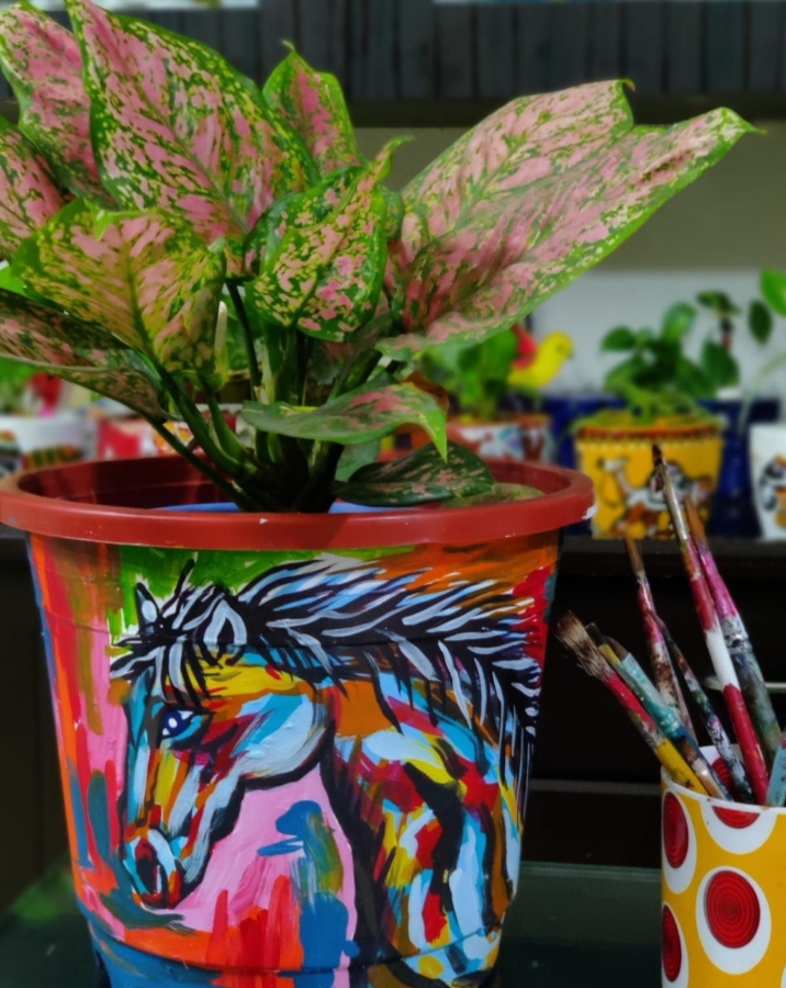 Chetak horse handpainted plant pot