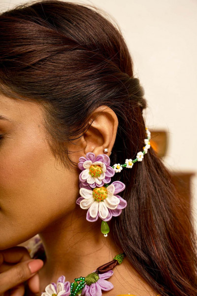 Shagun Earrings With Sahara