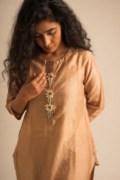 Safa Button