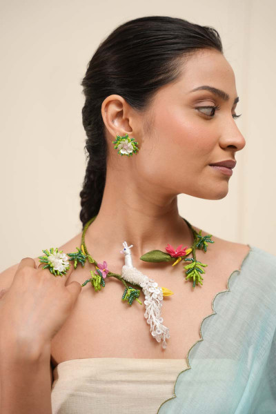 Kujaku Hasli Necklace & Earrings Set