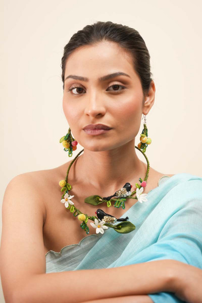 Sumi Hasli Necklace with Earrings Set