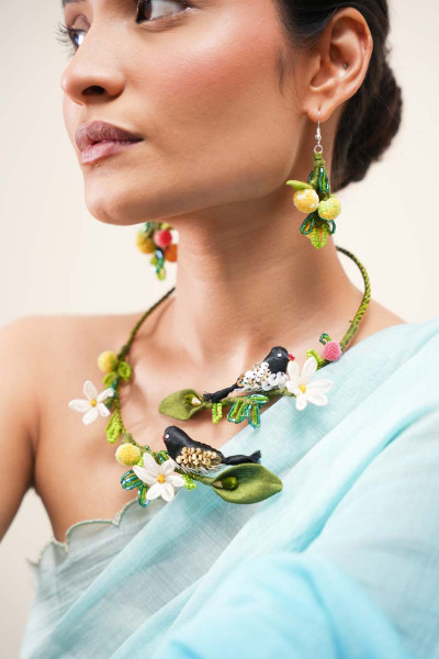 Sumi Hasli Necklace with Earrings Set