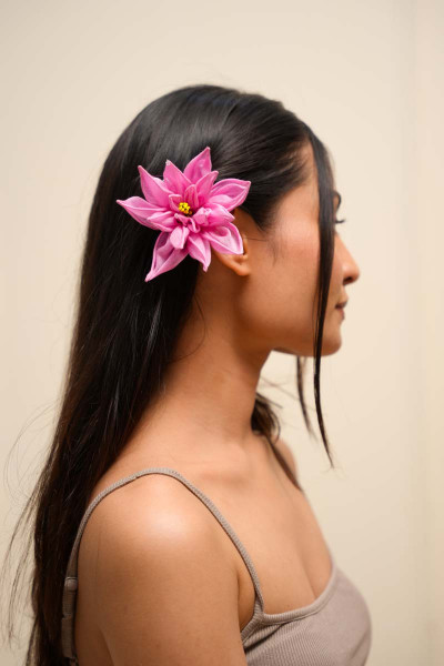 Gulabi Lilly Hair Slide