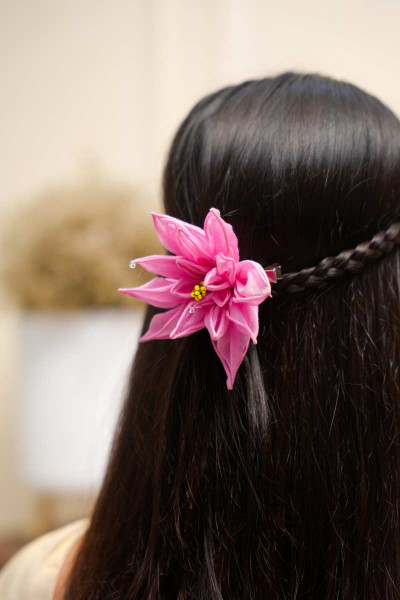 Gulabi Lilly Hair Slide