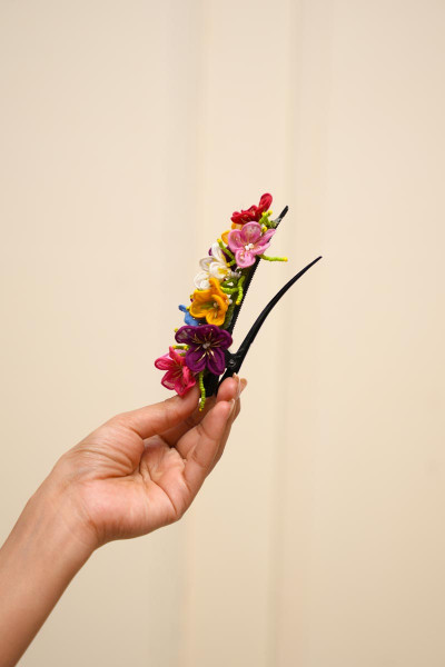 Inori Floral Crow Clip