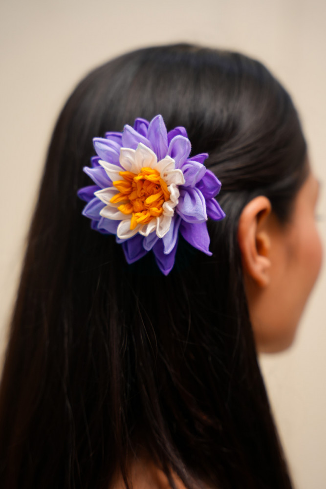 Image of Neerja Lotus  Hair Slide