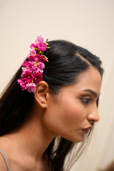 Cosmos Floral Crow Clip