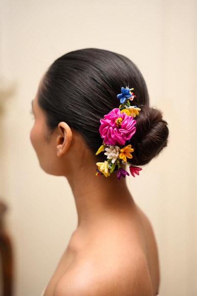 Risa Floral Crow Clip