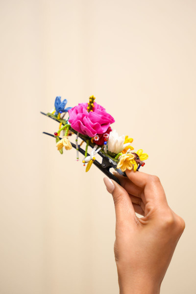 Risa Floral Crow Clip