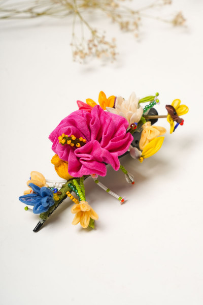 Risa Floral Crow Clip