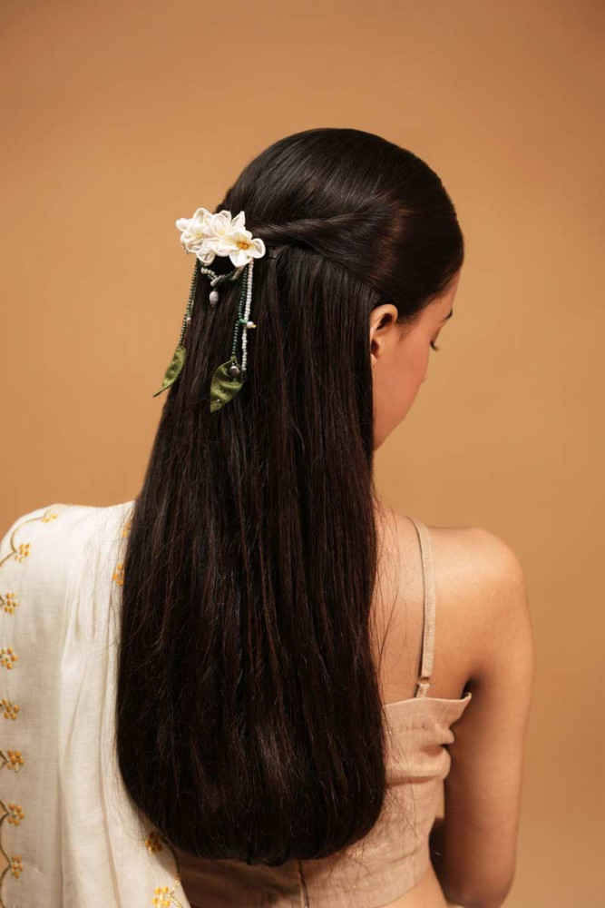 Image of Urvashi Back Hair Clip