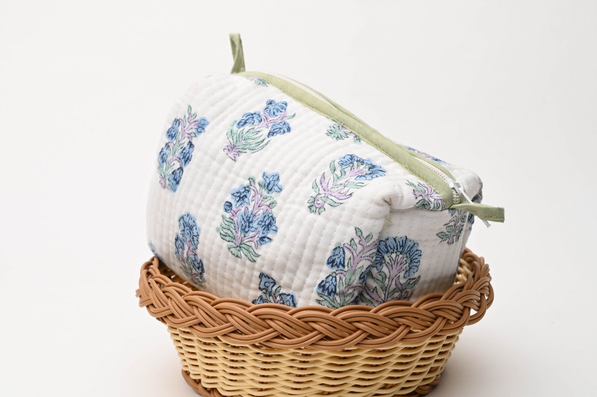 Pouch Medium Size 8x4x4