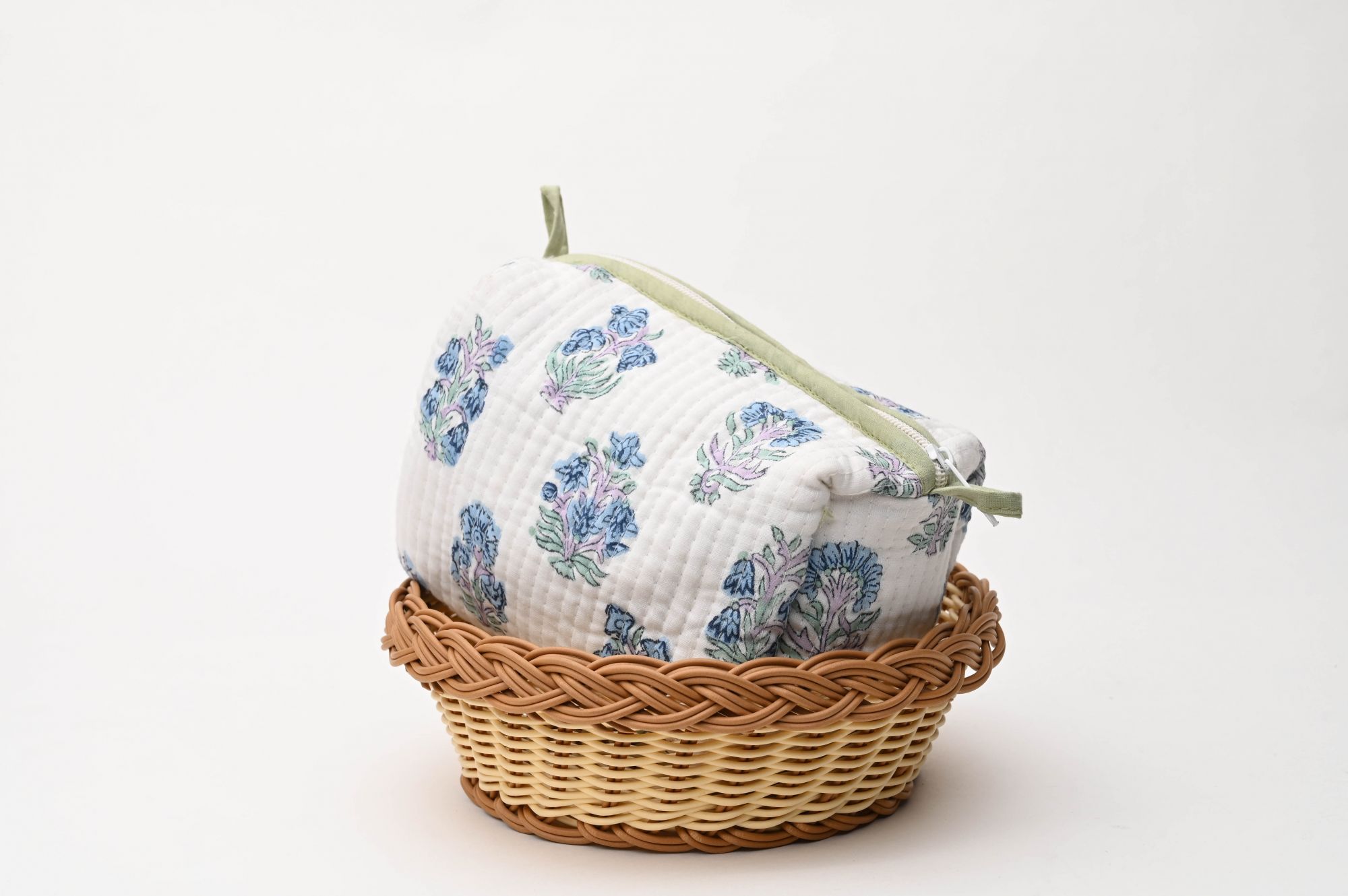 Pouch Medium Size 8x4x4